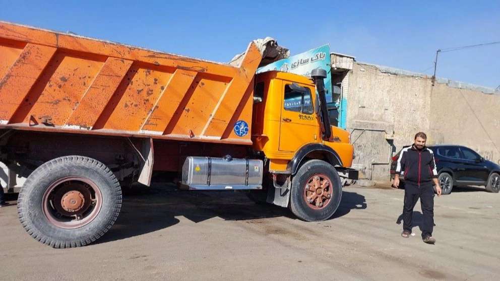 مهدي بناء خزان السيارة