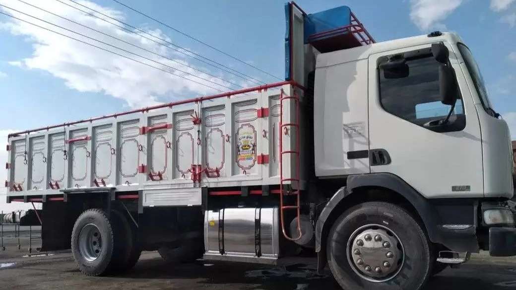 مهدي بناء خزان السيارة