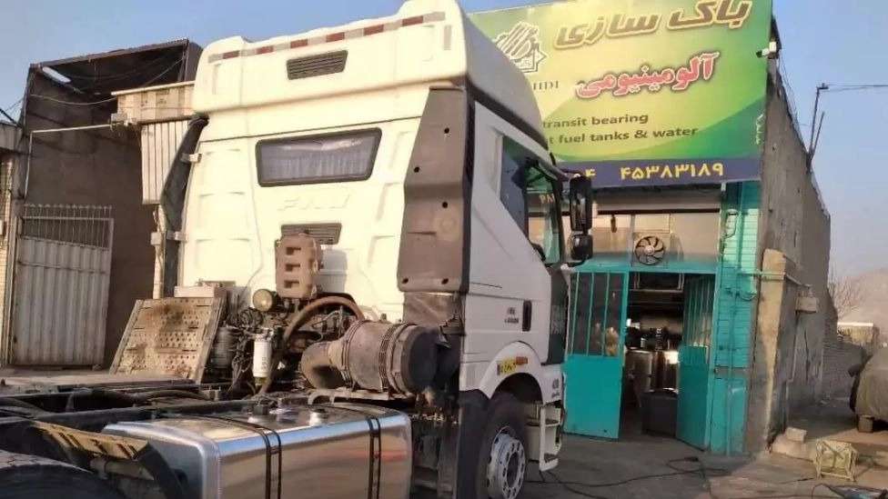 مهدي بناء خزان السيارة